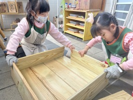 學習區好好玩:木工區合作製作推車