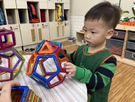 學習區好好玩:組構區-磁力片橘子