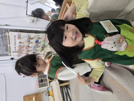 學習區好好玩:美髮區-我會梳頭髮