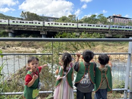 過港生活～日日有趣  日日樂活:河堤散步看火車